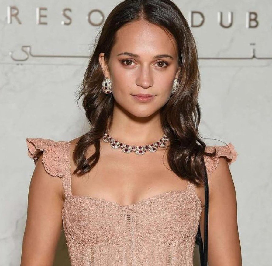 Alicia Vikander