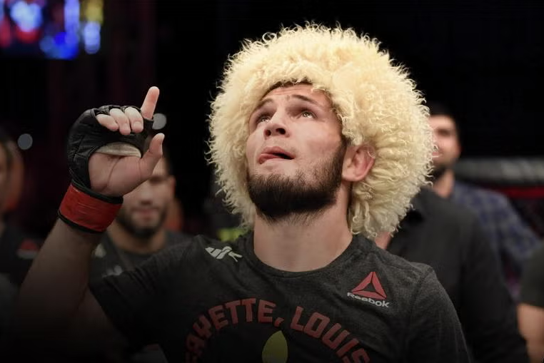 Warum Khabib seine Frau privat hält